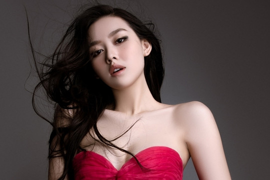 Á hậu Tường San khoe sắc vóc sau sinh