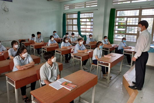 Nhiều tỉnh thành cho học sinh học trực tiếp