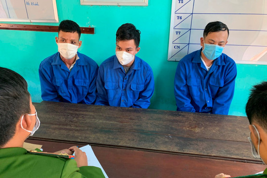 Bắt giữ người trái pháp luật để đòi nợ