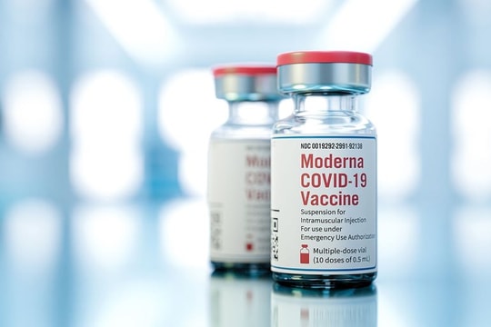 Tiêm mũi 3 vaccine Moderna bằng nửa liều cơ bản