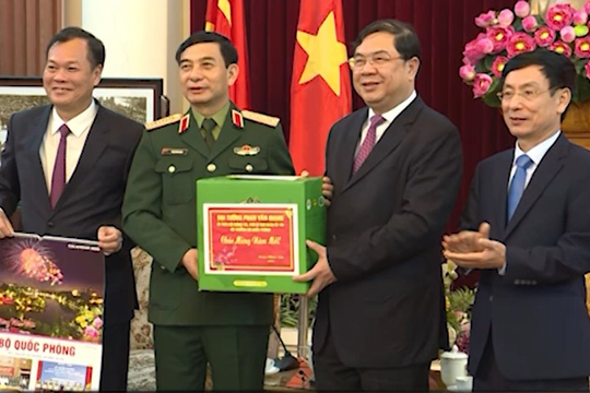 Đại tướng Phan Văn Giang thăm, tặng quà Tết tại Nam Định