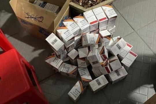 TP. HCM thu giữ hơn 500 hộp thuốc điều trị Covid-19 không rõ nguồn gốc
