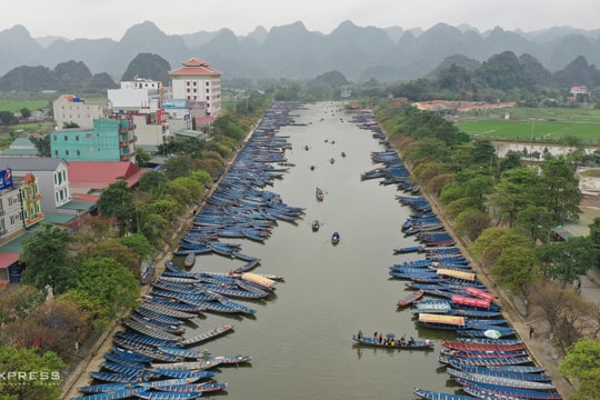 Hà Nội dừng tổ chức lễ hội chùa Hương