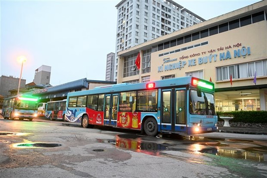 Hà Nội cho phép xe buýt hoạt động 100% công suất từ 8/2