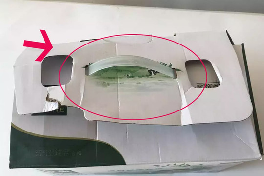 Đừng vứt cái tay cầm nhựa trên thùng carton, treo ngoài ban công, hàng xóm nhìn thấy bảo thật thiết thực
