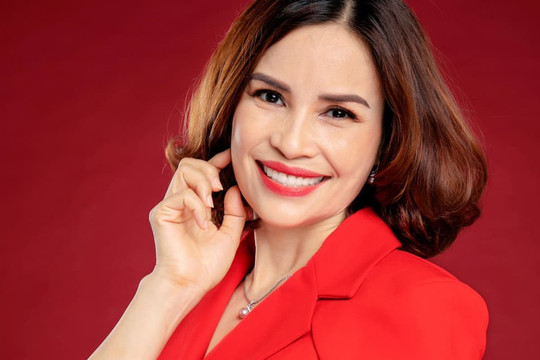 Nữ lãnh đạo Nguyễn Tri Nhã Mai: Nhận giải thưởng vì những cống hiến trong năm 2021