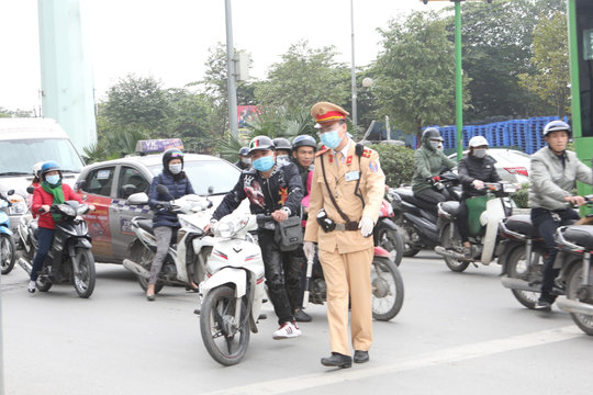 11 số điện thoại đường dây nóng về an toàn giao thông dịp Tết