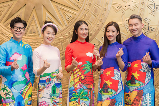 Hoa hậu Ngọc Hân chuẩn bị 50 bộ áo dài để ghi hình cho ‘Đón Tết cùng VTV’