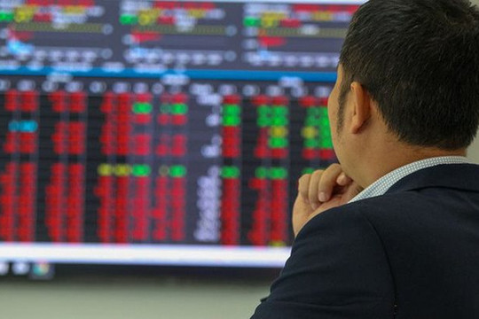 Để thị trường chứng khoán “thoát khỏi” những tin đồn