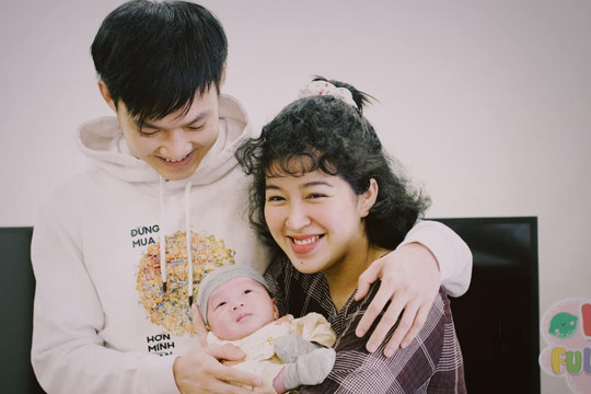 Em gái của MC Diệp Chi lần đầu công khai chân dung chồng lên mạng xã hội