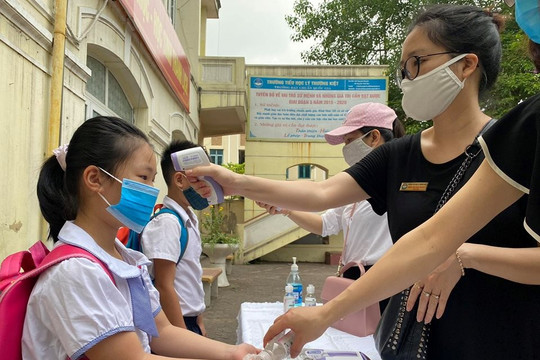 Hà Nội: Học sinh tiểu học và lớp 6 ngoại thành đến trường từ 10/2