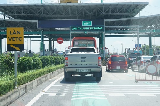 Bộ GTVT: Khó đạt mục tiêu '90% ô tô dán thẻ không dừng ETC vào tháng 6'
