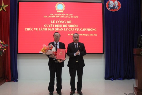 Trao quyết định bổ nhiệm Chánh Văn phòng TAND cấp cao tại Đà Nẵng