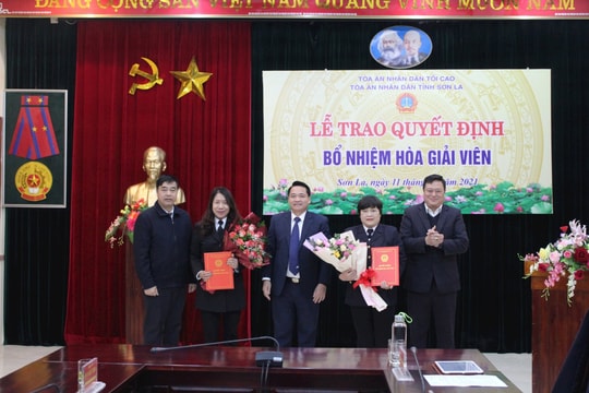 TAND hai cấp tỉnh Sơn La: ﻿﻿Nhìn lại một năm thi hành Luật Hoà giải, đối thoại tại Tòa án