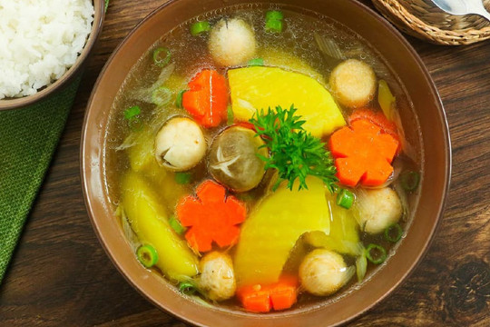 Gợi ý nấu món canh giải ngấy sau Tết, với nguyên liệu chính là đu đủ, cà rốt
