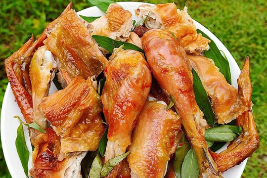 Chán gà luộc học ngay cách làm món gà nướng ngon nức mũi, ngọt mềm bằng nồi chiên không dầu