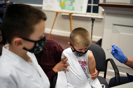 Tin vắn thế giới ngày 13/2: Mỹ hoãn phê chuẩn vaccine COVID-19 cho trẻ dưới 5 tuổi