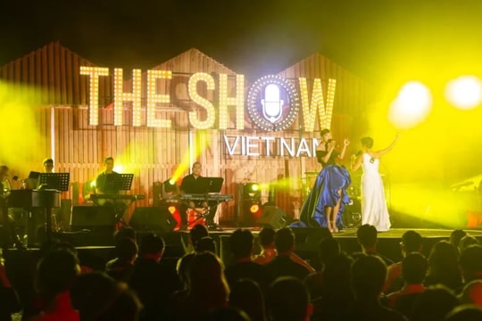 Showbiz Việt hồi sinh mạnh mẽ sau gần một năm "đóng băng"
