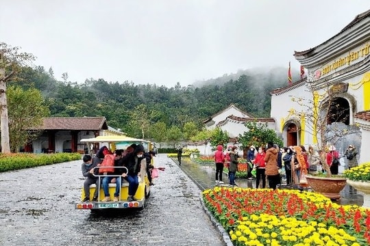 Quảng Ninh đặt mục tiêu đón 9,5 - 10 triệu lượt du khách trong năm 2022