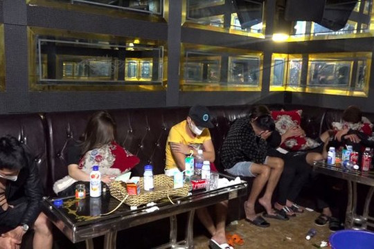 Lập biên bản 40 nam nữ sử dụng ma túy trong quán karaoke 