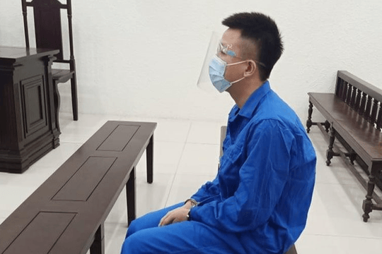 Hà Nội: Tiện tay trộm điện thoại trong lúc đi mua đồ ăn