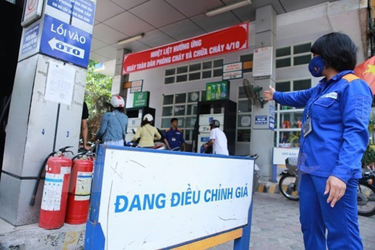 Bộ Công Thương nói gì về điều hành xăng dầu?