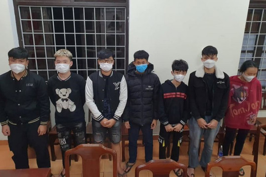 Gặp bạn gái mới quen qua mạng, nam thanh niên bị đánh hội đồng