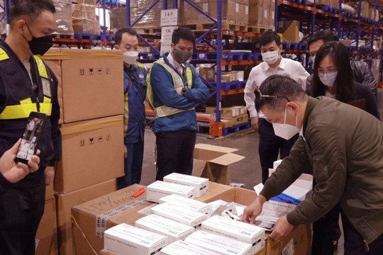 Bắt giữ hơn 85.000 test nhanh Covid-19 nhập lậu từ nước ngoài về Nội Bài