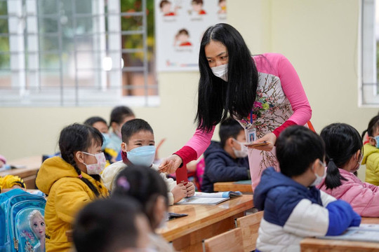Hà Nội: Hoãn việc cho trẻ lớp 1 - 6 nội thành đi học trở lại