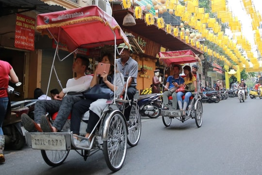 Bộ VHTTDL hướng dẫn thí điểm đón khách du lịch quốc tế từ giờ đến khi mở cửa hoàn toàn