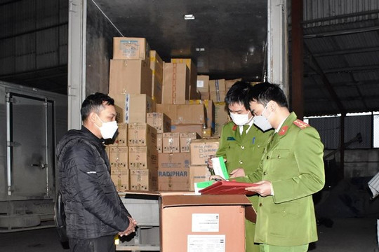 Bắt giữ số lượng lớn thuốc hỗ trợ điều trị Covid-19 không rõ nguồn gốc