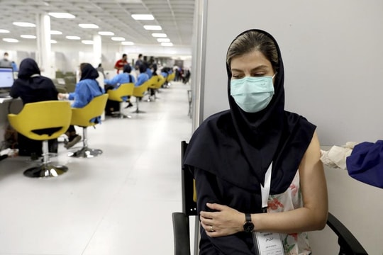 Tin vắn thế giới ngày 23/2: Iran trả lại Ba Lan 820.000 liều vaccine COVID-19 viện trợ do có nguồn gốc từ Mỹ