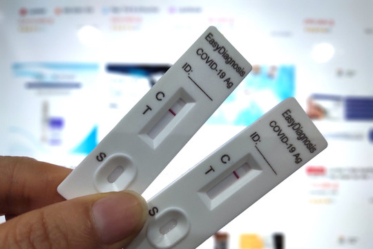 Bộ Y tế: Có hiện tượng đầu cơ, găm hàng, tăng giá kit test Covid-19