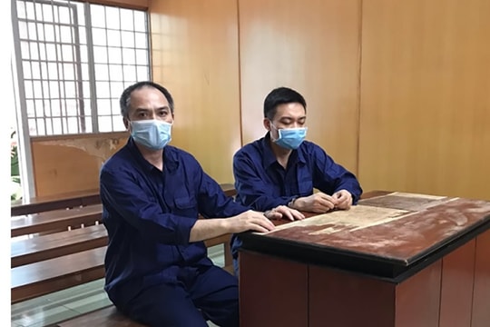 Hai vợ chồng “dắt nhau” vào tù vì sản xuất, buôn bán hàng giả