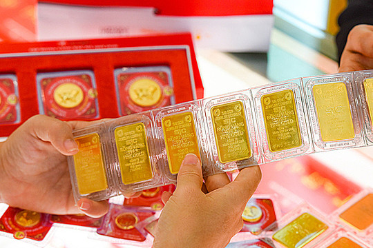 Giá vàng miếng tăng sốc lên gần 65 triệu đồng