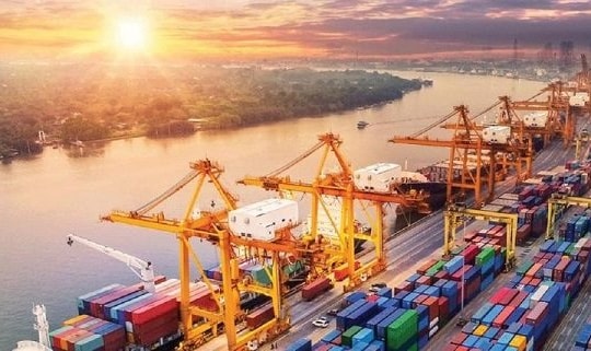 Việt Nam nhập siêu gần 4 tỷ USD trong nửa đầu tháng 2