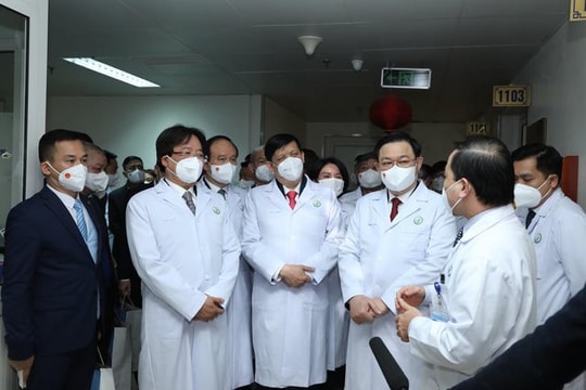 Tạo khung khổ pháp lý vững chắc, công khai và minh bạch cho đội ngũ cán bộ, nhân viên y tế