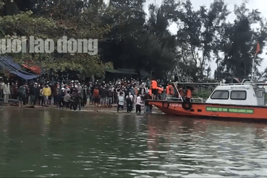 Lật ca nô trên biển ở Hội An, nhiều người chết và mất tích