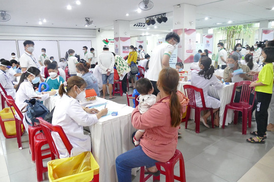Khám sàng lọc miễn phí cho 2.000 trẻ mồ côi vì Covid-19