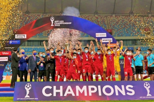 Chủ tịch nước Nguyễn Xuân Phúc biểu dương, khen ngợi U23 Việt Nam