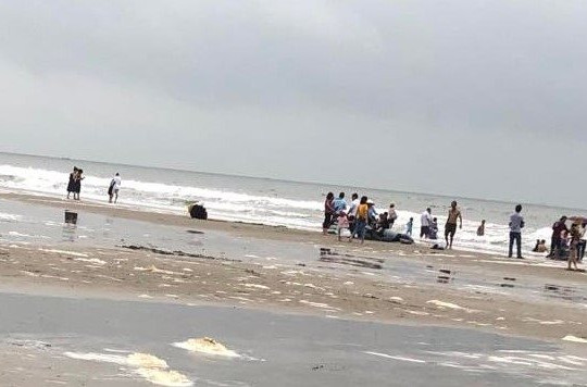 Thi thể người phụ nữ trôi dạt vào bờ biển Thanh Hóa