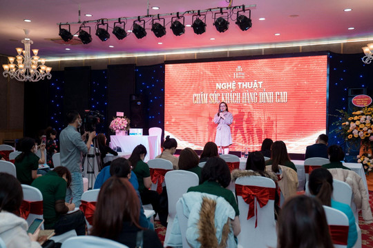 Nâng tầm chất lượng dịch vụ chăm sóc khách hàng, định vị thương hiệu Top đầu ngành dược