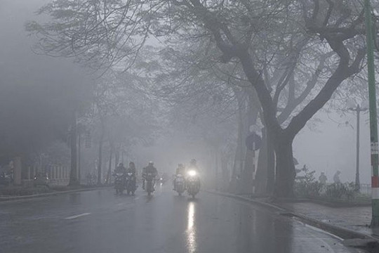 Hà Nội: Sương mù, nồm ẩm kéo dài