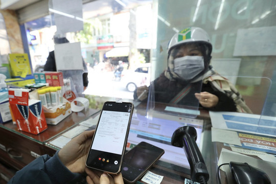 Thủ tướng yêu cầu cắt giảm ngay thủ tục mua thuốc phòng, chống COVID-19