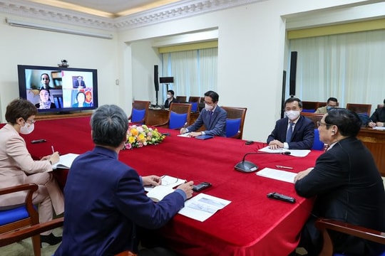 Thủ tướng điện đàm với Giám đốc điều hành Chương trình COVAX Aurelia Nguyen