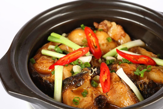 Làm món cá kho không cần nước, chỉ cho thứ này vào thịt cá thơm phức mà không tanh