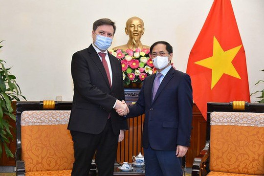 Đại biện Đại sứ quán Ba Lan: Sẽ hỗ trợ tối đa các chuyến bay sơ tán công dân từ Ba Lan về Việt Nam