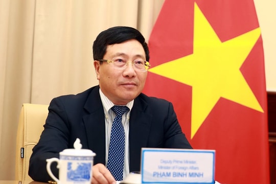 Khẩn trương đưa người Việt tại Ukraine về nước nhanh chóng, kịp thời