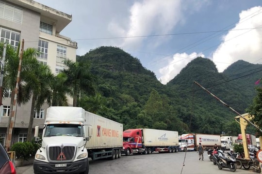 Cửa khẩu Quốc tế Hữu Nghị Tạm dừng thông quan hàng