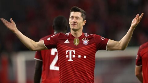 Hủy diệt Salzburg, Lewandowski ghi danh vào Champions League